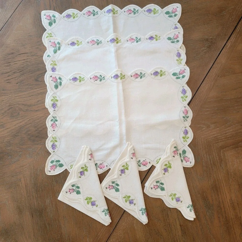 Vintage Linen Floral Cross stitch Luncheon Placemats And Napkins 3 Sets